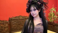 Kelly Korea berasal dari Korea Selatan. Ia aktif membagikan konten makan dan jalan-jalan keliling dunia di Instagram dan YouTube. (Foto: dok Instagram kellykorea_official)