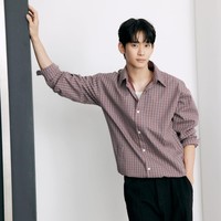 Kim Soo Hyun sebelumnya didapuk menjadi global ambassador BENCH pada 2021. Wajahnya menghiasi billboard di Filipina. Aktor dengan bayaran termahal di Korea Selatan juga sudah dua kali diboyong ke Filipina oleh BENCH untuk mengadakan fan meeting pada Juni 2021 dan Juni 2022. Foto: dok. Instagram @bcbench