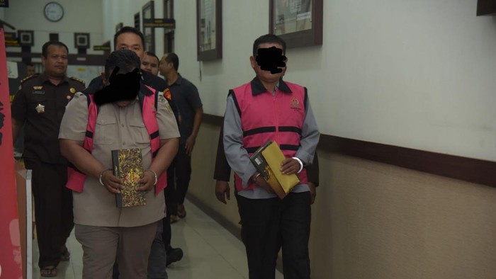 Mantan Kades Sigulai S, dan ASN Kantor Wilayah BPN Aceh inisial DS jadi tersangka korupsi pengadaan tanah pembangunan irigasi Sigulai, Kecamatan Simeulue Barat, Simeulue.