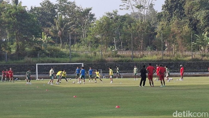 Latihan perdana PSS Sleman di Lapangan Pakembinangun, Sleman, Rabu (15/7/2026).