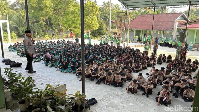 Suasana di MAN 3 Padang sehari pasca-ledakan.