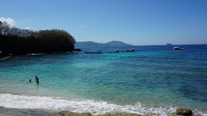Pantai Blue Lagoo di Padang Bai Bali Pantai Blue Lagoo di Padang Bai Bali