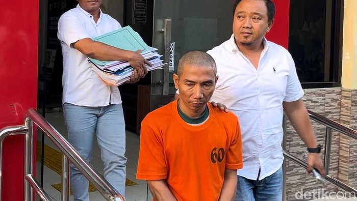 Bambang (47), pelaku pembobolan dapur SPPG di Desa Pekukuhan, Mojosari, Mojokerto