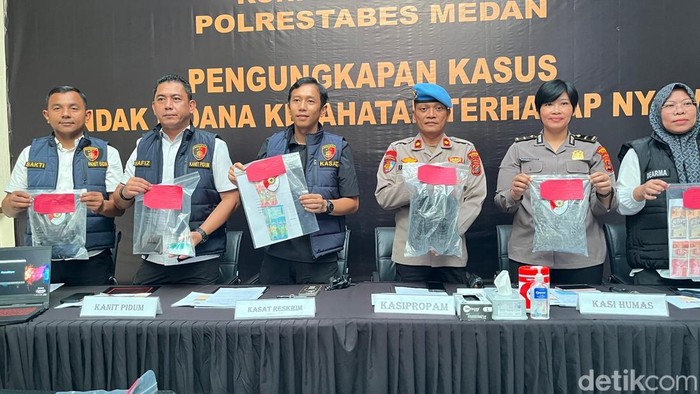 Polrestabes Medan saat merilis kasus tewasnya ASN BPN Nias. (Foto: Finta Rahyuni/detikSumut)