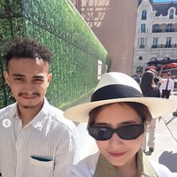 Prilly dan Omara memang diketahui kerap pergi liburan bersama. Sebelumnya keduanya juga tampil serasi saat menghadiri festival film Cannes 2026. Foto: Instagram/@prillylatuconsina96