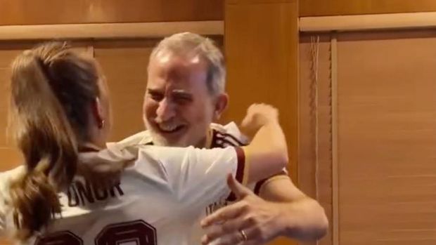 Raja Felipe VI bersama anggota keluarga kerajaan turut nonton bareng (nobar) Spanyol lolos final Piala Dunia 2026. (IG resmi Rumah Tangga Kerajaan Spanyol)