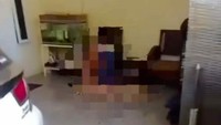 Viral Remaja di Sidoarjo Terima Pesanan Ojol Sambil Bugil di Teras Rumah