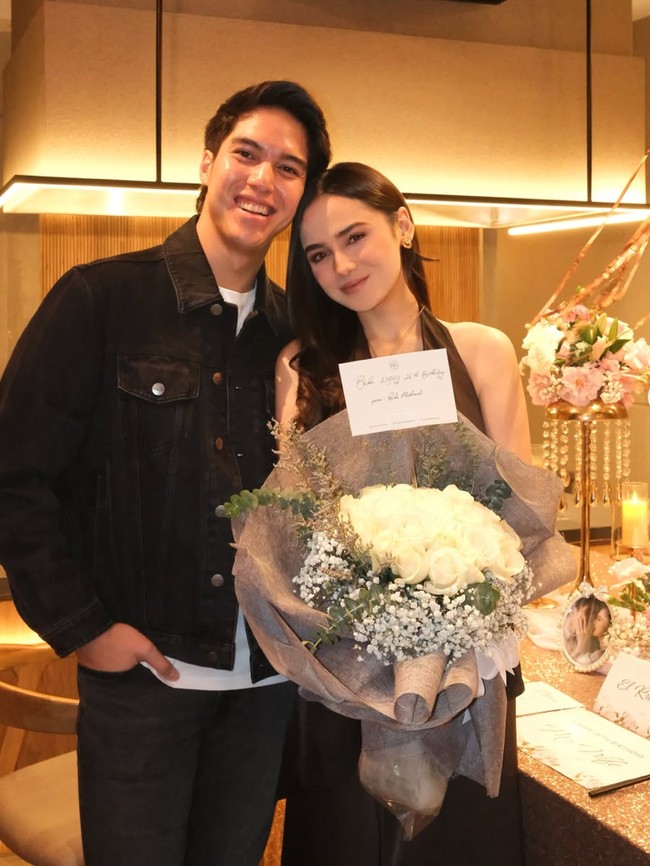 8 Foto Dinner Romantis Ultah ke-26 Syifa Hadju, Perdana Rayakan Bareng Suami