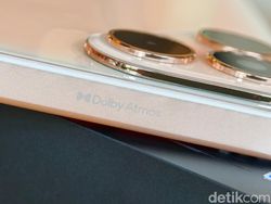 Unboxing Tecno Pova 8 5G: Desain Futuristik dengan Alive Matrix Display