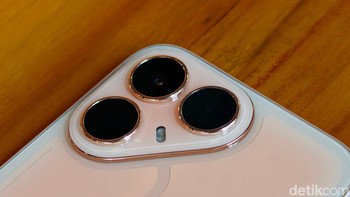 Di sektor fotografi, smartphone ini mengandalkan kamera utama 50 MP Sony LYTIA 600 dengan dukungan autofocus dan 2x Lossless Zoom. Kamera depan 13 MP disiapkan untuk kebutuhan selfie, panggilan video, maupun pembuatan konten media sosial. Foto: Adi FR/detikINET