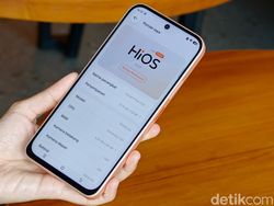 Unboxing Tecno Pova 8 5G: Desain Futuristik dengan Alive Matrix Display