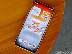 Unboxing Tecno Pova 8 5G: Desain Futuristik dengan Alive Matrix Display
