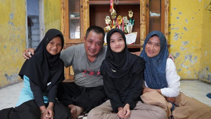 Tiara dan keluarga