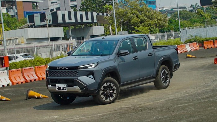 Toyota New Hilux V