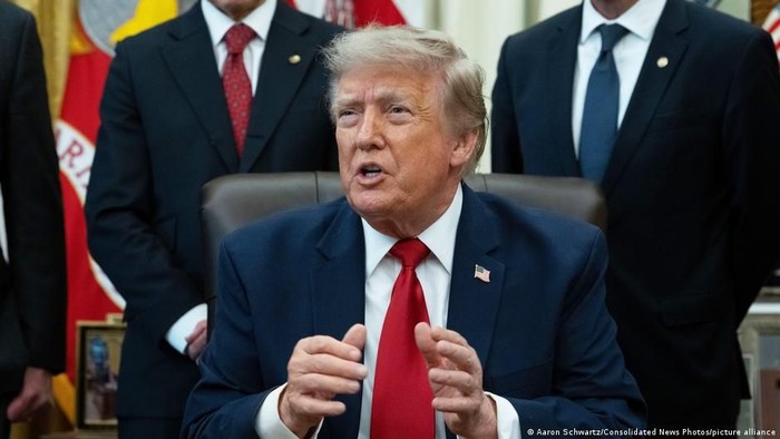 Trump: Serangan ke Iran Berlanjut Sampai Saya Bilang Cukup