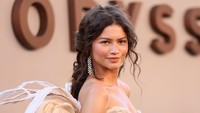 No Mascara, No Problem! Zendaya hingga Dua Lipa Ikut Tren Ghost Lashes