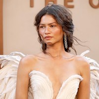 Viral Makeup Zendaya di Premiere The Odyssey, Tanpa Eyeshadow & Maskara