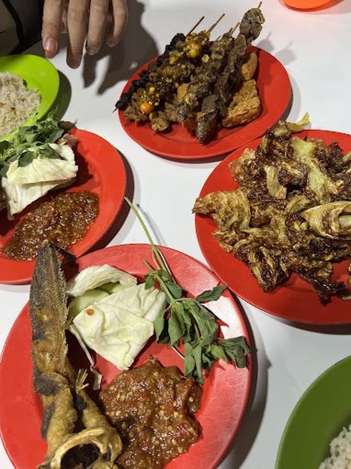 10 Pecel Lele Enak di Jakarta, Lauknya Melimpah Mulai Rp 15 Ribuan!