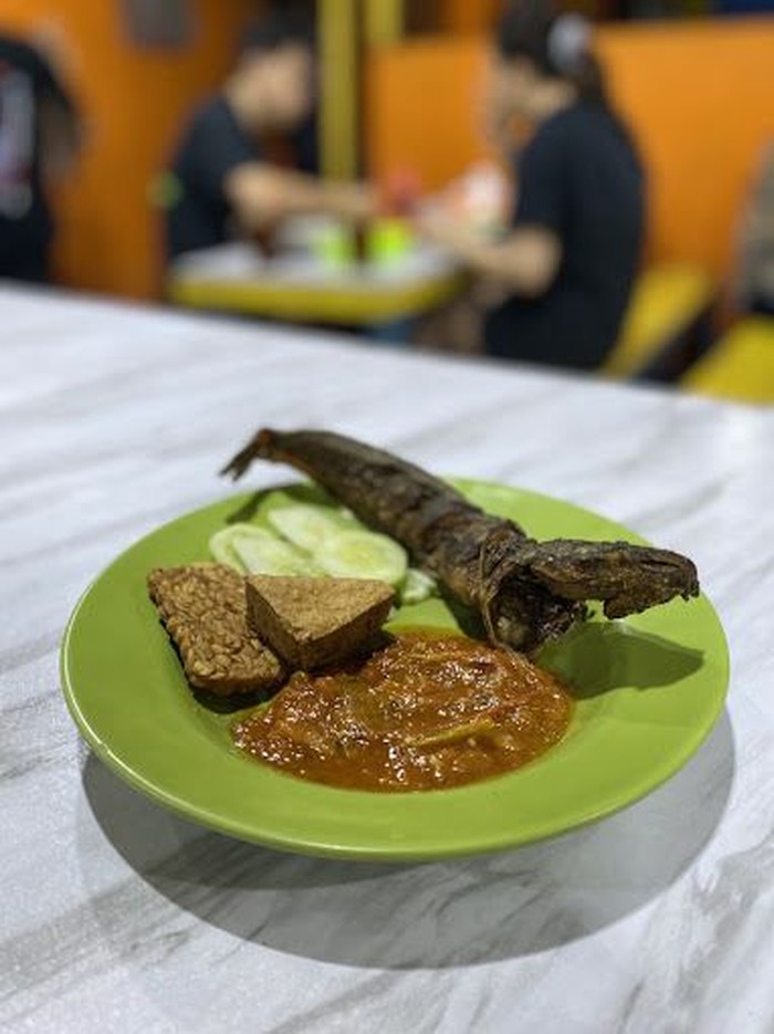 10 Pecel Lele Enak di Jakarta, Lauknya Melimpah Mulai Rp 15 Ribuan!