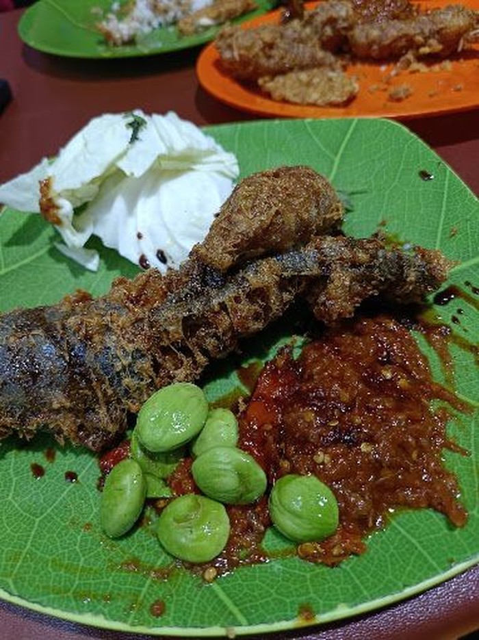 10 Pecel Lele Enak di Jakarta, Lauknya Melimpah Mulai Rp 15 Ribuan!