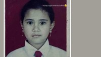 Audi Marissa mengungkapkan hal yang bikin shock. Masih ada aja pa photo kaka pas SD. Dan masih disimpen di dompet papa. Alfatihah, tulisnya. (Foto: dok Instagram audimarissa)