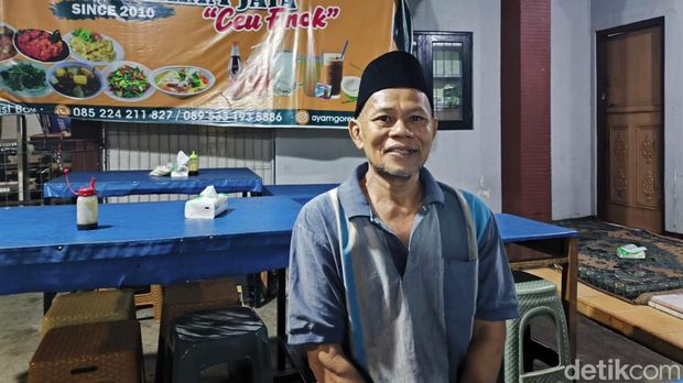 Ayam Goreng Ilham Jaya Kuningan. Ayam Goreng Ilham Jaya Kuningan.