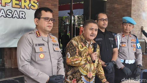 Dokter forensik RSUP Prof. Ngoerah, dr. Ida Bagus Putu Alit saat konferensi pers di Mapolresta Denpasar, Kamis (16/7/2026) (Putu Yonata/detikBali)
