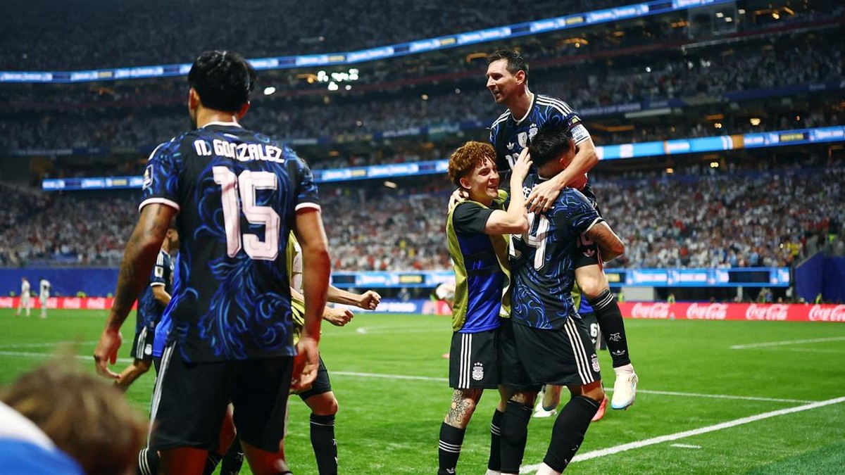 Drama Injury Time! Argentina Bungkam Inggris 2-1, Messi Cs Melaju ke Final Piala Dunia 2026 Drama Injury Time! Argentina Bungkam Inggris 2-1, Messi Cs Melaju ke Final Piala Dunia 2026