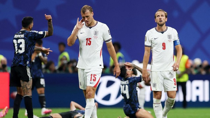 Argentina memastikan satu tempat di partai puncak Piala Dunia 2026 setelah menaklukkan Inggris dengan skor dramatis 2-1 pada laga semifinal yang berlangsung di Atlanta Stadium, Kamis (16/7/2026) dini hari WIB. Sempat tertinggal lebih dulu, Albiceleste bangkit lewat dua gol di menit-menit akhir yang membuat harapan The Three Lions menuju final sirna dalam sekejap. REUTERS