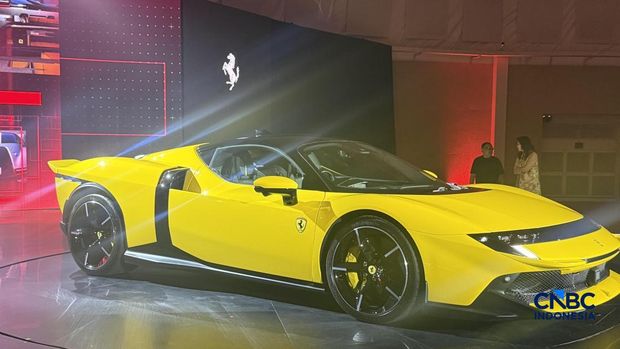 Ferrari resmi memperkenalkan mahakarya terbarunya, Ferrari 849 Testarossa dalam Premiere Peluncuran Ferrari 849 Testarossa di kawasan Pantai Indah Kapuk, Kamis (16/7/2026). Ferrari resmi memperkenalkan mahakarya terbarunya, Ferrari 849 Testarossa dalam Premiere Peluncuran Ferrari 849 Testarossa di kawasan Pantai Indah Kapuk, Kamis (16/7/2026). (CNBC Indonesia/Lynda Hasibuan)