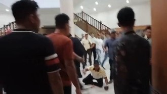 Alamak! Rapat DPRD Riau Memanas hingga Ricuh Pimpinan Dewan vs Anggota