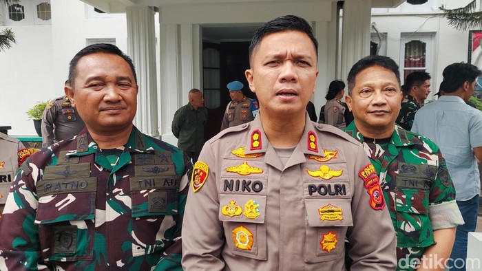 Kapolres Cimahi, AKBP Niko N. Adi Putra dan Dandim 0609/Cimahi, Letkol Inf. Ratno