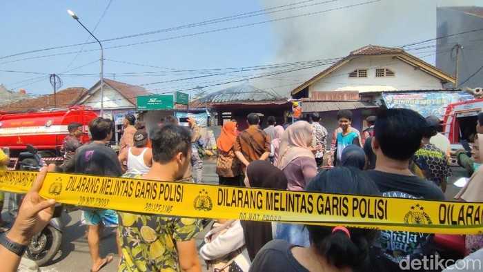 Kebakaran rumah di permukiman padat perkotaan Ciamis.