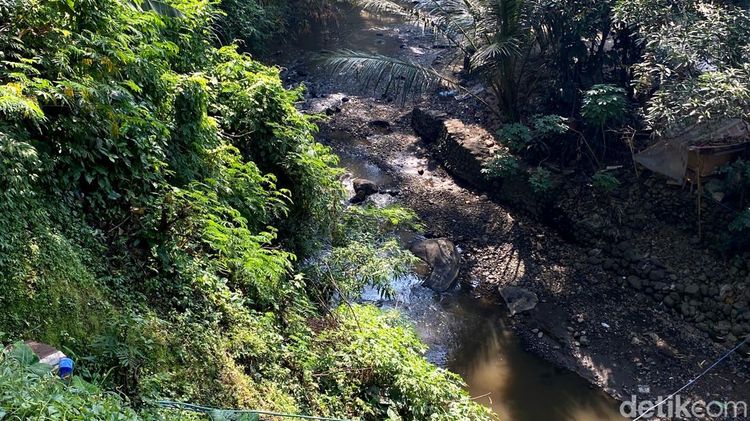 Menengok Sungai Cikapundung Bandung yang Kini Menyusut