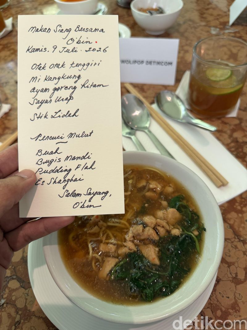 Makan-makan di BINhouse Rumah Obin Tukang Kain Makan-makan di BINhouse Rumah Obin Tukang Kain