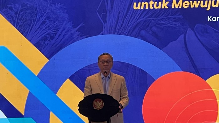 Menteri Koordinator Bidang Pangan (Menko Pangan) Zulkifli Hasan di TMII (Adhfar/detik)