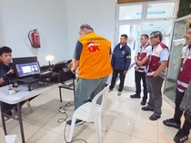 OJK Serahkan Tersangka & Barang Bukti Kasus Asuransi Jiwa Prolife ke Kejaksaan
