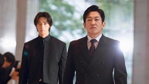 Heo Sung Tae (sebelumnya eksis di Squid Game 1) memerankan Baek Sang Gil. Dia memegang fakta penting soal Jang Tae Ha dan Go Ji Won. (Foto: dok. Netflix)