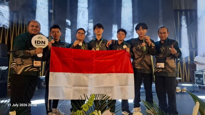 Para perwakilan Indonesia di ajang olimpiade fisika dunia