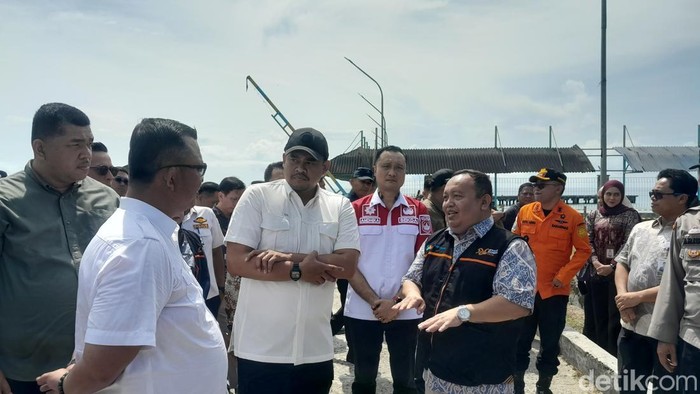 Gubsu Bobby Nasution meninjau Pelabuhan Roro di Kota Gunungsitoli
