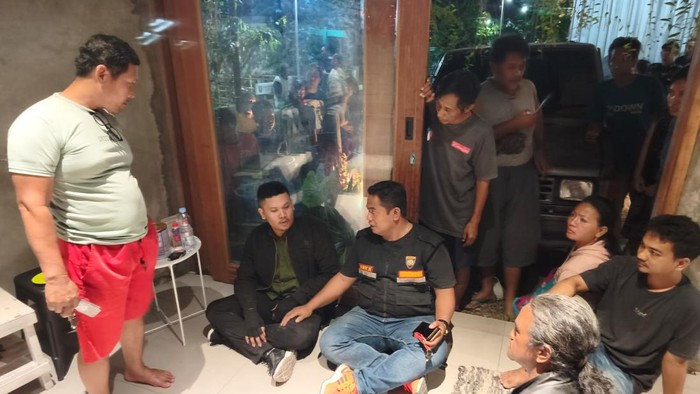 Suasana insiden penagihan utang antara ormas dan rentenir di Kecamatan Pedurungan, Kota Semarang, Selasa (14/7/2026).