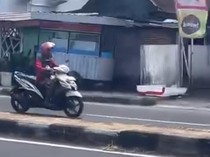 Pemotor Emak-emak Pakai Klakson Sirine di Jalanan Parepare Dicari Polisi
