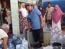 Air yang Kini Jadi Barang Berharga di Tasikmalaya
