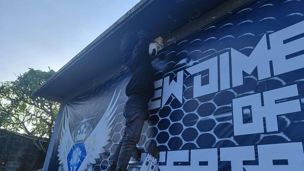 Penyidik Bareskrim Polri mencabut rekaman CCTV di New Star Club, Bali setelah berkas perkara narkoba yang melibatkan manajer kelab malam dinyatakan lengkap, Selasa (14/7/2026).