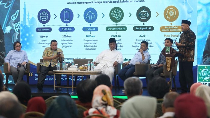 Sekjen DPP PKB M. Hasanuddin Wahid memberi sambutan sebelum diskusi bertema Ruang Temu AI dan Agama: Menyongsong Masa Depan Kehidupan Beragama di Era AI di Kantor DPP PKB, Jakarta, Rabu (15/7/2026). Diskusi yang merupakan rangkaian peringatan Harlah ke-28 PKB tersebut membahas tantangan dan peluang pemanfaatan kecerdasan artifisial (AI) dalam kehidupan masyarakat di era digital. Tampak hadir sejumlah narasumber antara lain Direktur Jenderal Ekosistem Digital Kementerian Komunikasi dan Digital (Komdigi) Edwin Hidayat Abdullah, Ketua Umum Kolaborasi Riset dan Inovasi Kecerdasan Artifisial (KORIKA) Hamman Riza, tokoh agama Gus Muwafiq, dan Anggota Komisi I DPR RI Fraksi PKB Oleh Soleh.