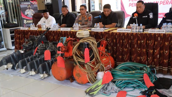 Polda Papua merilis perkembangan kasus ledakan bom peninggalan Perang Dunia II di Biak Numfor.