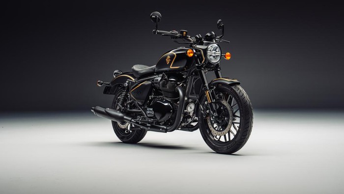 Royal Enfield Shotgun x Rough Craft Edition