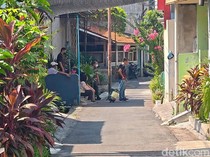 KPK Geledah Rumah Tempat Bupati Etik Suryani Simpan Emas 2,5 Kg