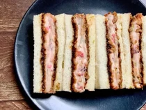 Unik! Takoyaki Sekarang Jadi Isian Sandwich yang Bikin Kenyang