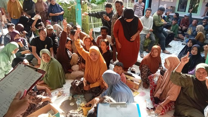 Sebanyak 47 penumpang KLM Nurul Salsa dievakuasi setelah kapal tenggelam di Selayar.